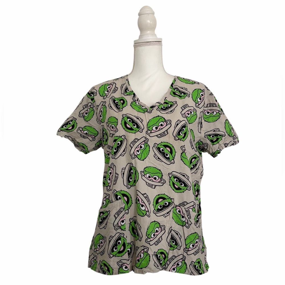 Sesame Street Oscar The Grouch Print Nursing Medical Scrub Top Women's Medium